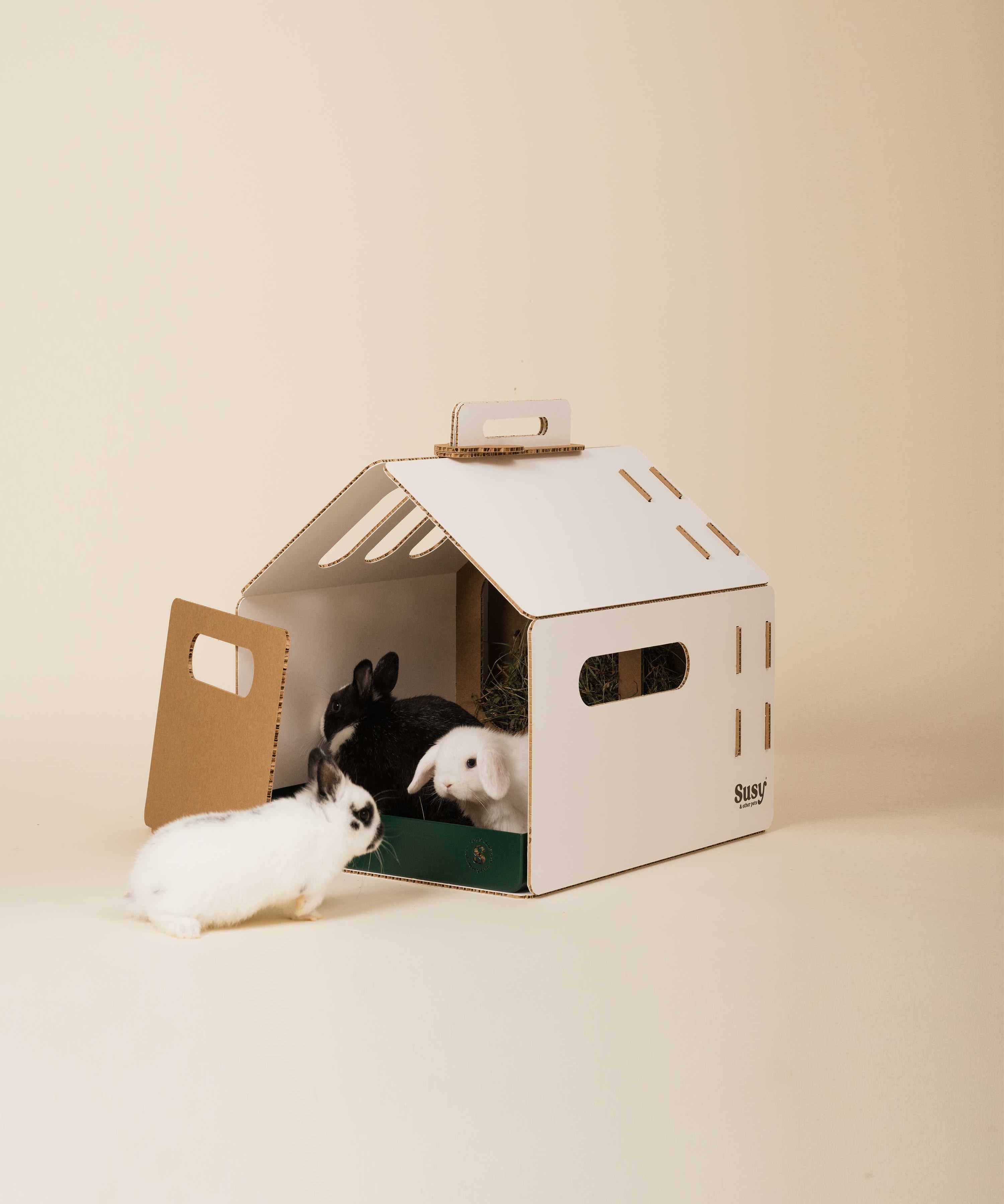 Nomade • Travel hay feeder